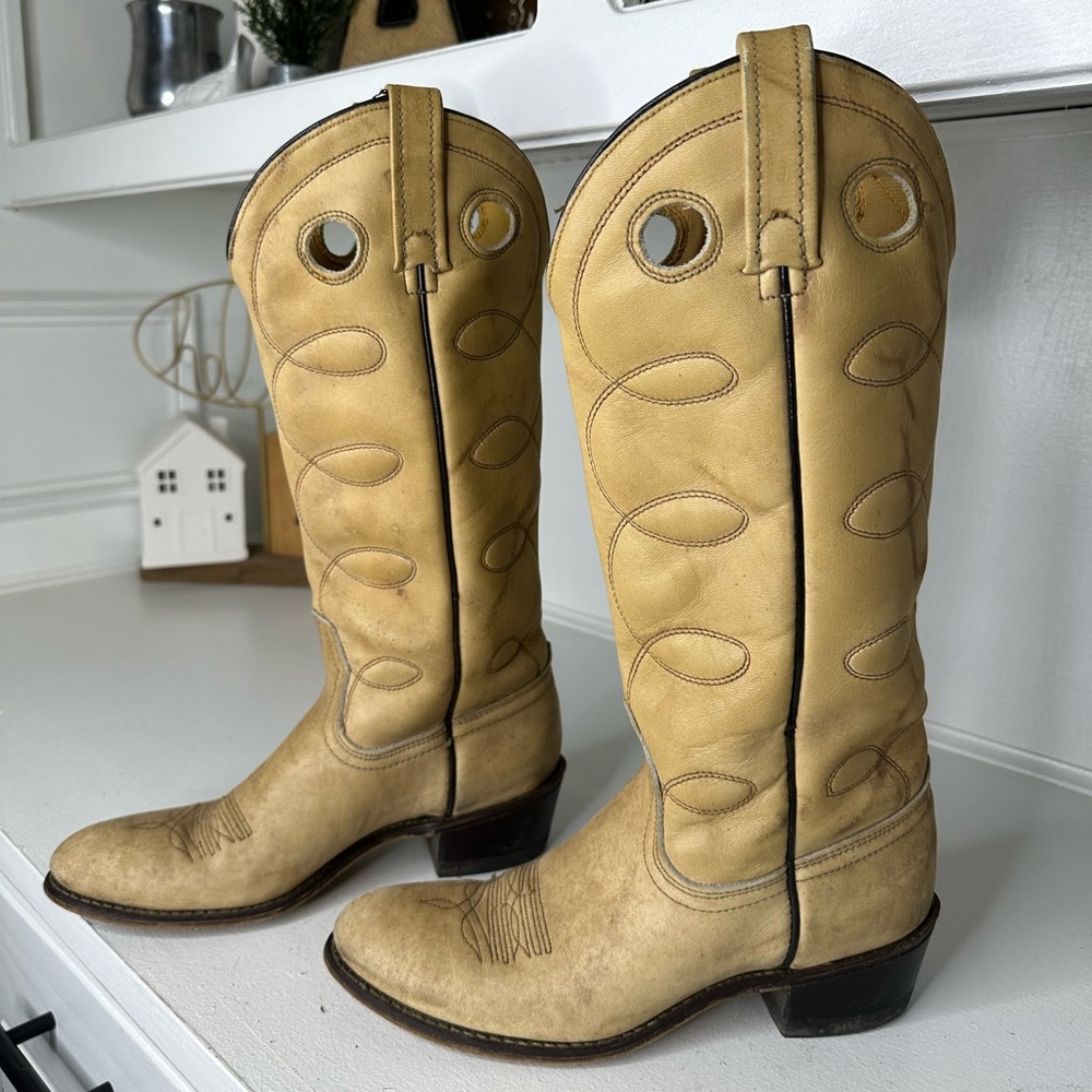 Vintage Acme Women’s 6.5C Cowboy Boots Cream Leather Western Boots Classic